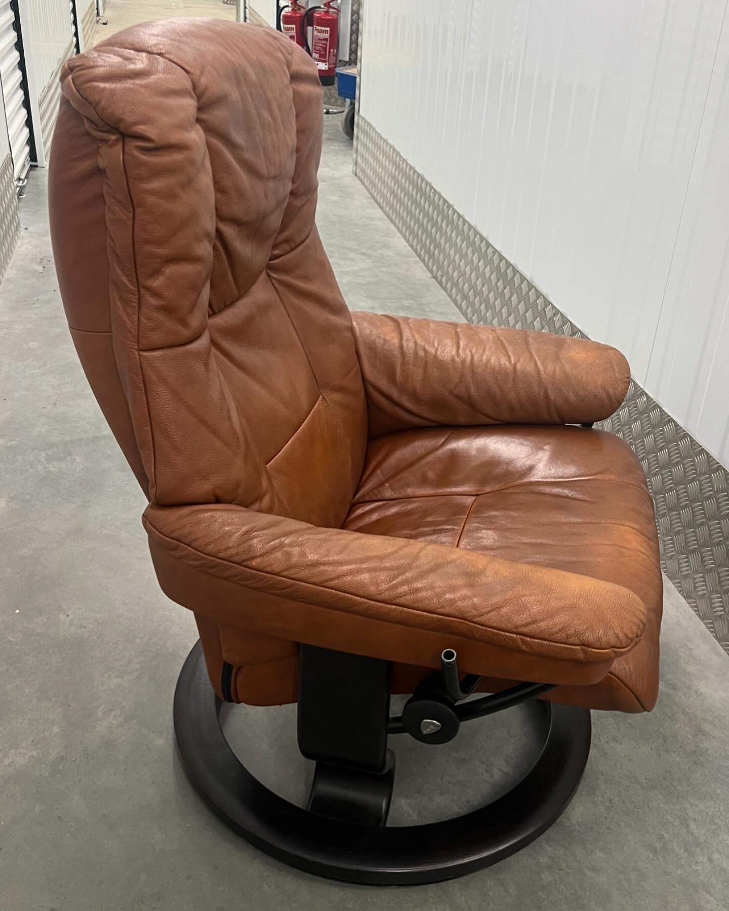 Ekornes Mayfair Stressless Brown
Leather Recliner Chair And Matching Footstool