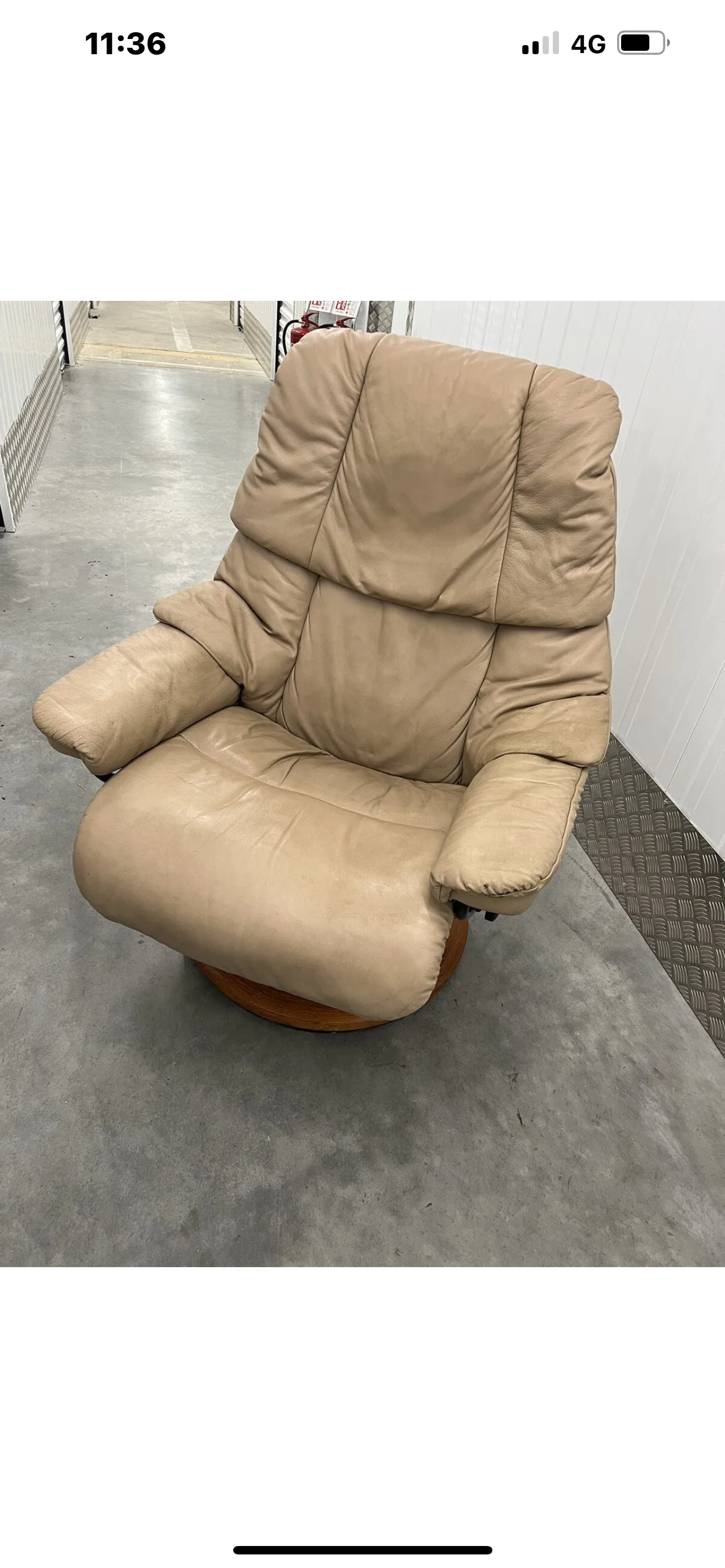 Ekornes Reno Stressless Recliner Chair (Beige) (Medium)