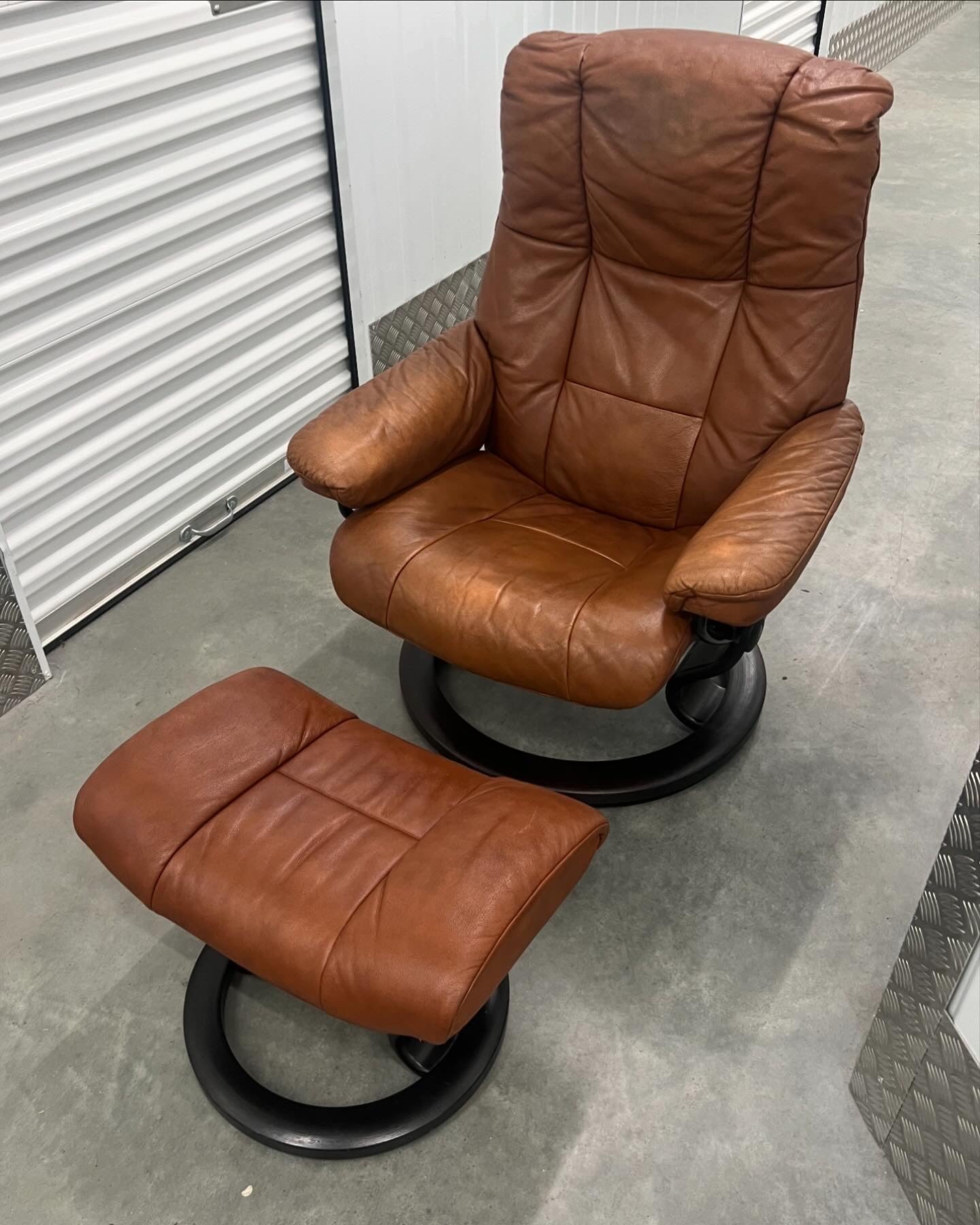 Ekornes Mayfair Stressless Brown
Leather Recliner Chair And Matching Footstool