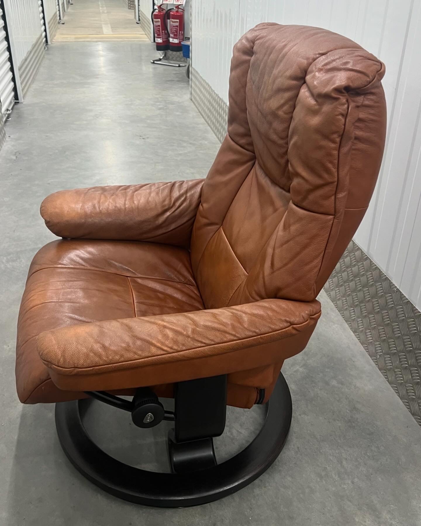 Ekornes Mayfair Stressless Brown
Leather Recliner Chair And Matching Footstool